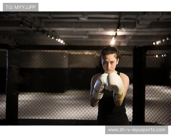 别让力量轻易溜走：拳击选手直拳命中对方面门的致命一击