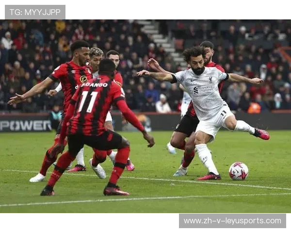 利物浦边路拉扯制造大量空档