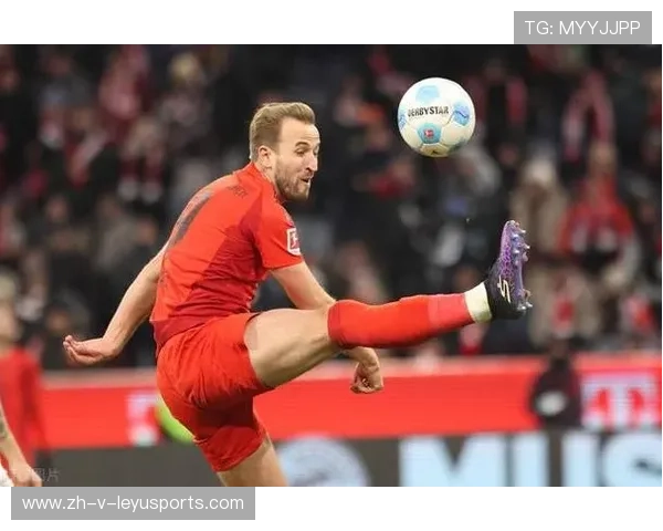 凯恩轻松停球后摆脱能力极佳——足球场上的无与伦比 凯恩轻松停球后摆脱能力极佳——足球场上的无与伦比