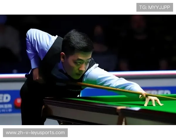 台球绝杀一杆清台,对手苦笑承认技不如人 台球绝杀一杆清台,对手苦笑承认技不如人