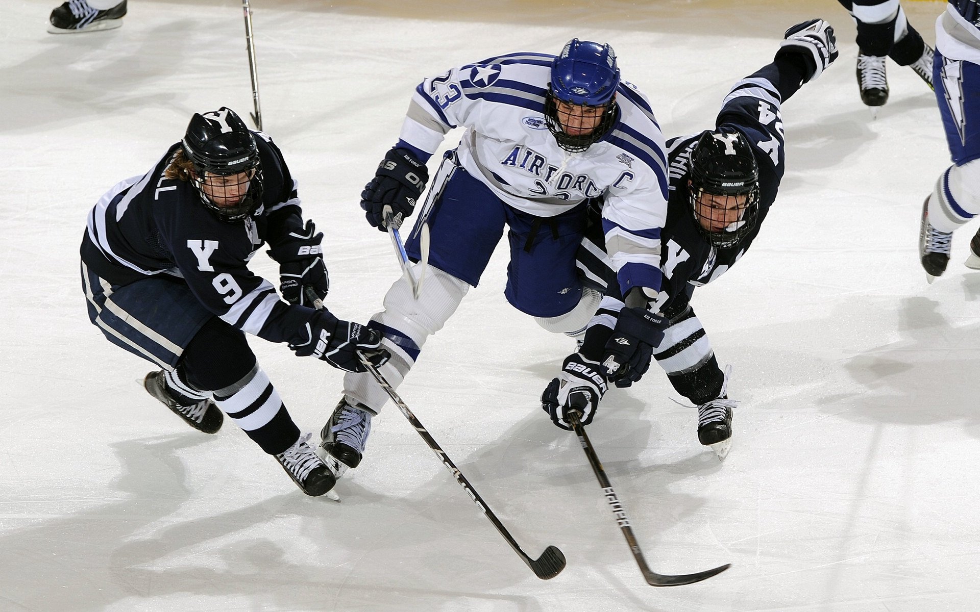 WNBA季后赛首轮 中国中锋砍下20+15 创个人季后赛新高
